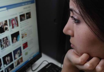 How to Help A Friend Or Someone Caught By Depression On Facebook