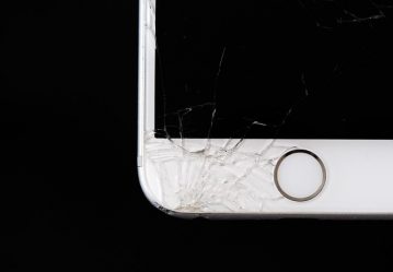 The Common Ways People Break Their Phones and How You Can Avoid it