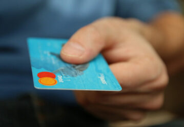 5 Times you Shouldn’t Use your Credit Card for Payment